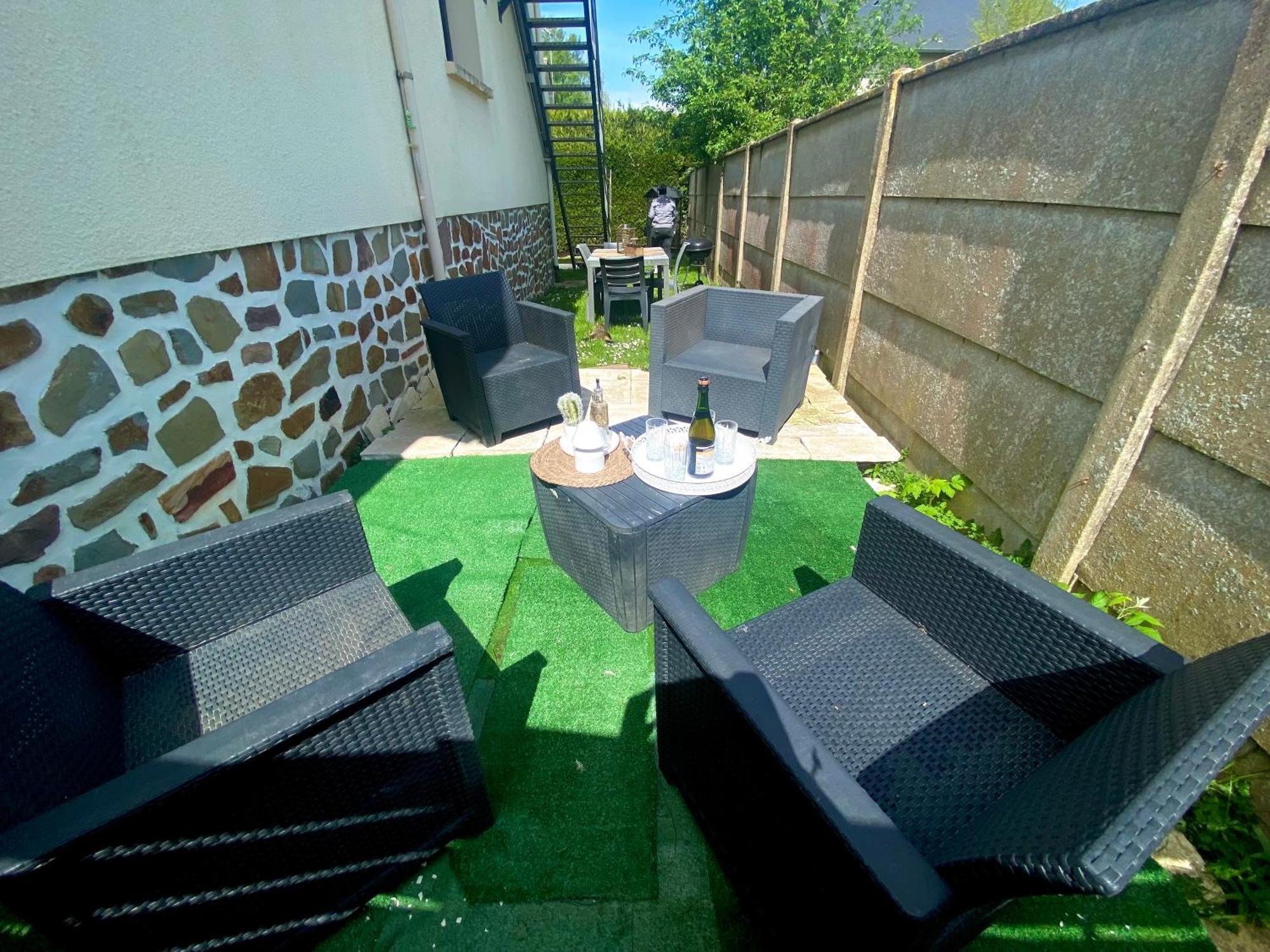 Une Ambiance Cosy Avec Jardin Privatif Nassandres Esterno foto